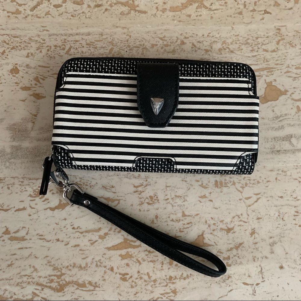 S& D Madison tech wallet
